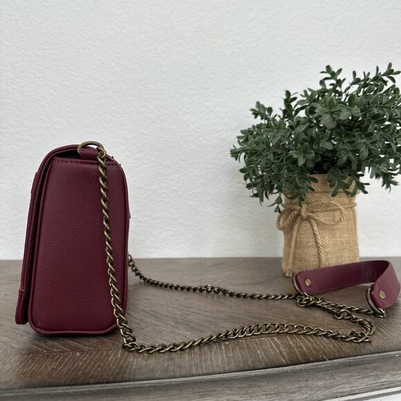 Disney Loungefly Snow White Hot Topic Evil Queen Heart Box Sword Crossbody Chain - Picture 4 of 11